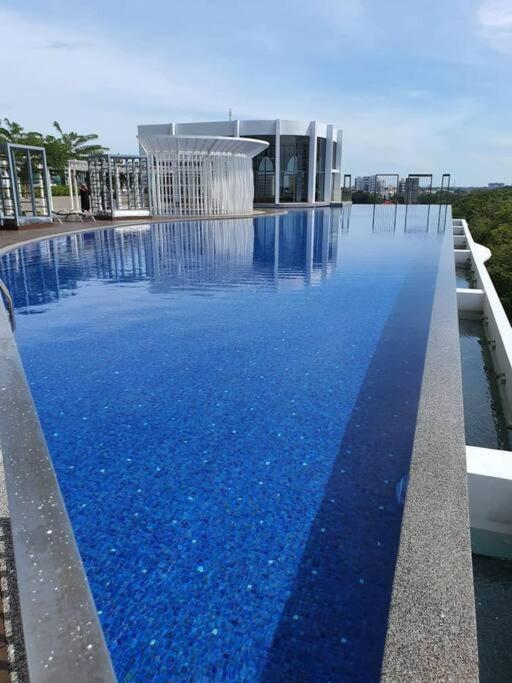 Nice Stay In Heart Of Kota Bharu@Troika,Free Wifi. Exterior photo